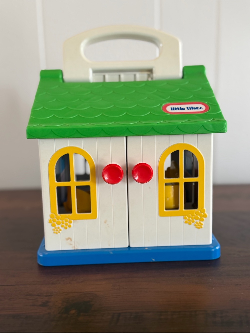 Little Tikes Classic Carry-Along Playhouse Toy in Green & White